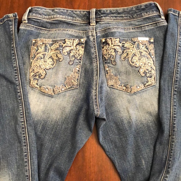 White House Black Market Denim - 💕WHBM Embellished Jeans. Size 6💕